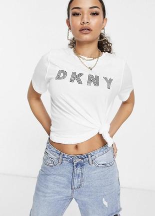 Классная брендовая белая футболка с логотипом dkny футболка donna karan оригинал