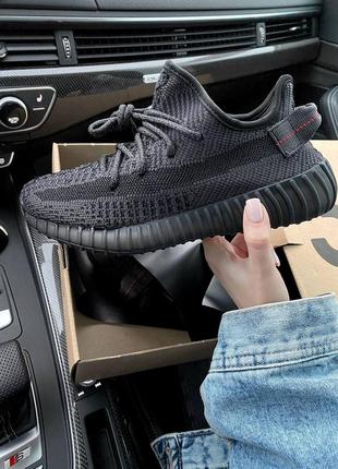 Кроссовки yeezy 350 v2 black рефлективні шнурки кросівки6 фото