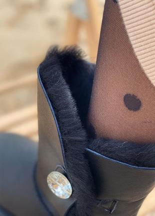 Ugg short bailey button leather, угги чёрные женские зимние с мехом7 фото