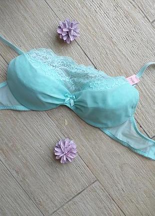 Очень красивый бюстгальтер с кружевом и пушапом nayomi