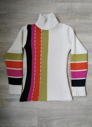 Теплый вязаный оригинальный свитер
