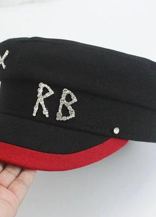 🌺жіночий картуз, кепі, кашкет rb зі стразами чорний з червоним обідком🌺