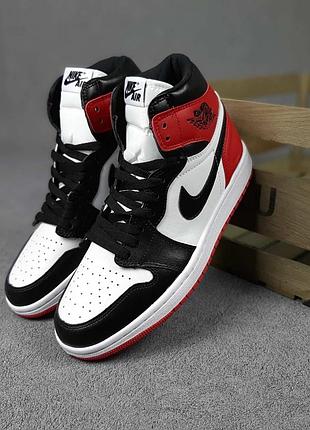 Jordan белые с чёрным с красным