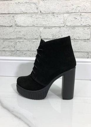 Замшеві черевики платформа каблук