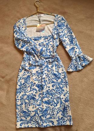 Дуже ніжне біле плаття з синіми візерунками від бренду missguided5 фото