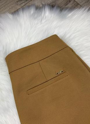 Плотные брюки стильного фасона цвета camel4 фото