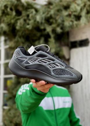 Класні чоловічі кросівки adidas yeezy boost 700 v3 alvah чорні