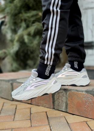 Классные трендовые мужские кроссовки adidas yeezy boost 700 v2 static светло-серые2 фото