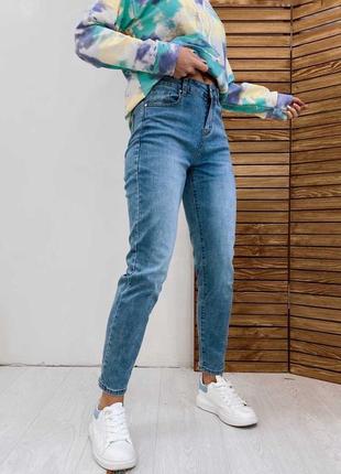 Джинсы мом