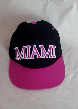 Реперка бейсболка черно малиновая miami германия one size