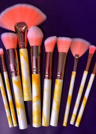 Пензлики для макіяжу
