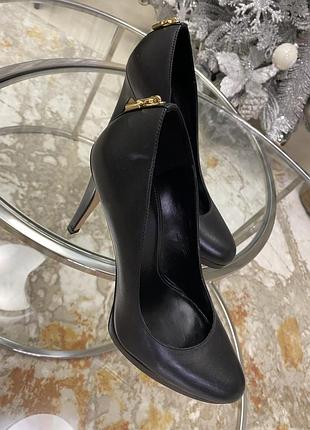 Шкіряні стильні і зручні туфлі michael kors