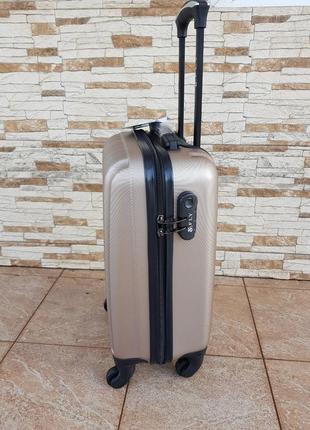 Отличный дорожный чемодан фирмы fly золотистый4 фото