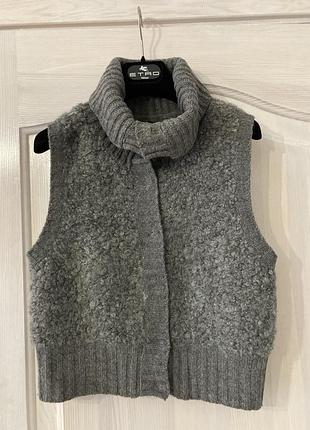 Фирменная  стильная шерстяная жилетка h&m