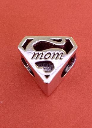 Срібний шарм у вигляді знака супермена з написом мама