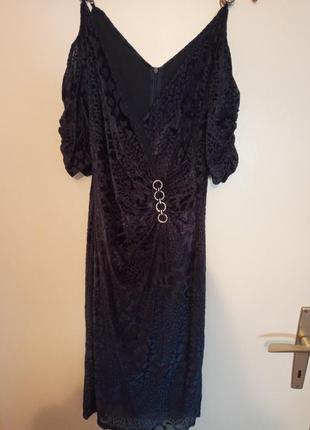 Стильное нарядное платье