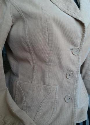 Бежевый вел актовый пиджак7 фото