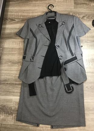 Костюм- пиджак, кофта , юбка