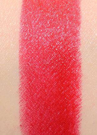 Увлажняющая кремовая красная помада сlinique pop lip colour passion pop4 фото