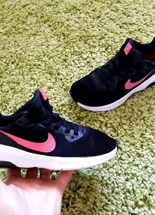 Легкі літні кросівки nike