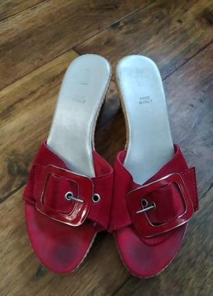 Шлепанцы кожа