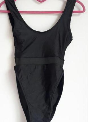 Крутий базовий чорний  суцільний купальник р.38/10