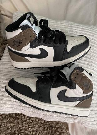 Жіночі кросівки nike air jordan retro 1 dark mocha | найк аїр джордан сеча