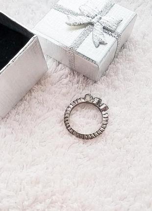 Серебряное кольцо с камешками помолвочное размер 16,54 фото