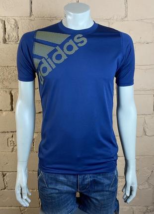Футболка для тренувань stripe adidas freelift