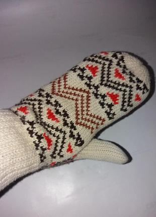 Красивые вязаные рукавички, варежки с орнаментом