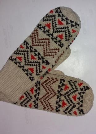 Красивые вязаные рукавички, варежки с орнаментом