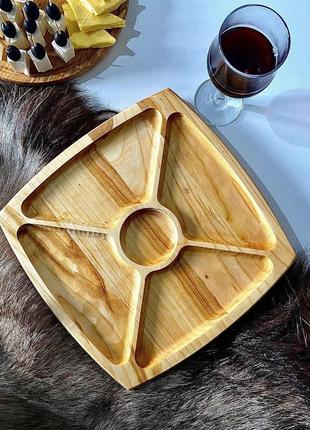 Деревянная тарелка для закусок на 4 секции2 фото