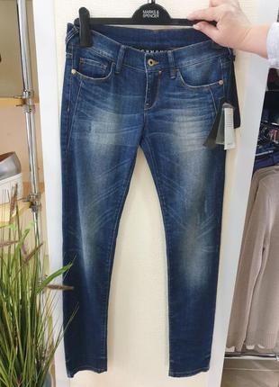 Джинсы