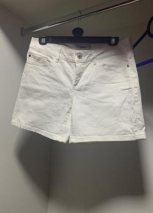 Белые джинсовые шорты р. s