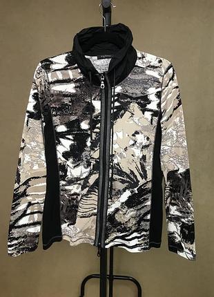 Крутий трикотажний жакет via appia