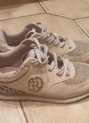 Кеды кроссовки guess, бежевые.