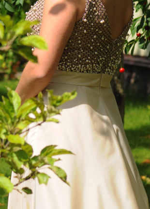 Випускне плаття золотого кольору з бежевим2 фото