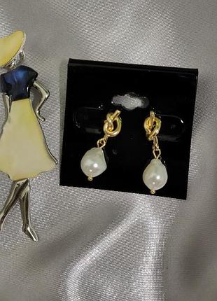 Серьги гвоздики с сайта asos. серёжки с золотистым покрытием