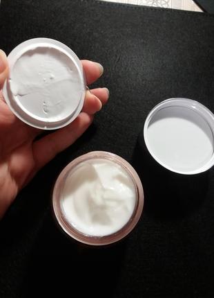 Clinique moisture surge intense 72h hydrator - інтенсивно зволожуючий крем на 72 години4 фото