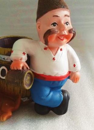 Статуетка, підставка для ручок.