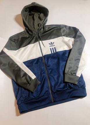 Adidas олімпійка