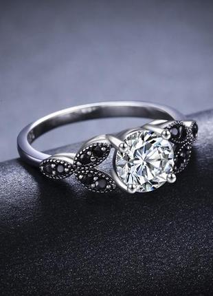 Элегантное кольцо в классическом дизайне2 фото