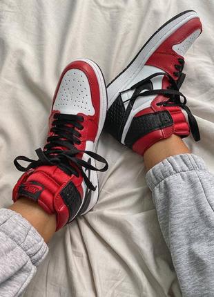 Кроссовки найк джордан (36рр - 45рр) nike air jordan 1 retro high satin snake7 фото