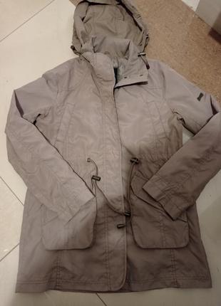 Куртка ветровка