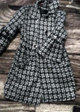 Женское пальто с укороченными рукавами1 фото