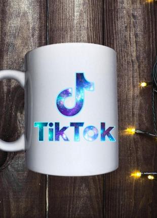 Чашка з принтом -tiktok