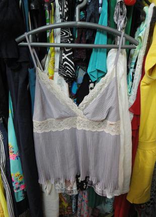 Красива мереживна майка