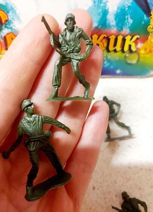 Набор фигурок солдатов воинов