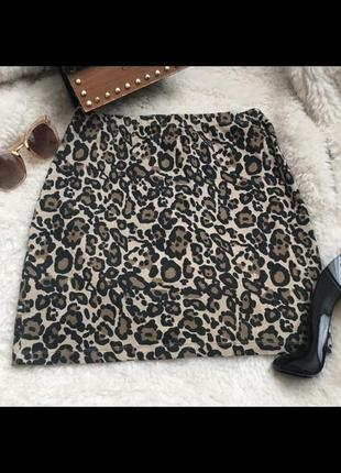 Леопардовая мини-юбка