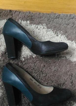 Продам туфлі з натуральної шкіри та нубуку в хорошому стані,39р.